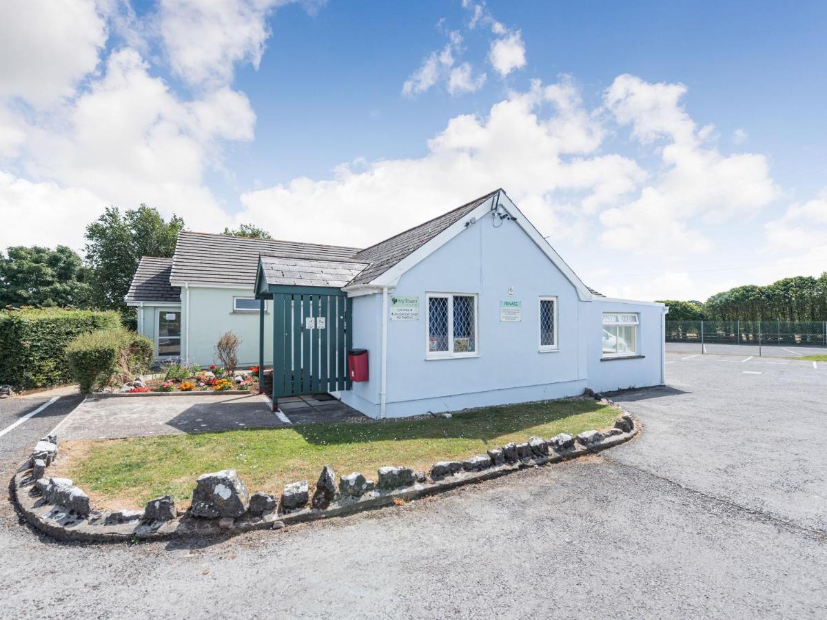 Villa The Coach House Tenby Esterno foto